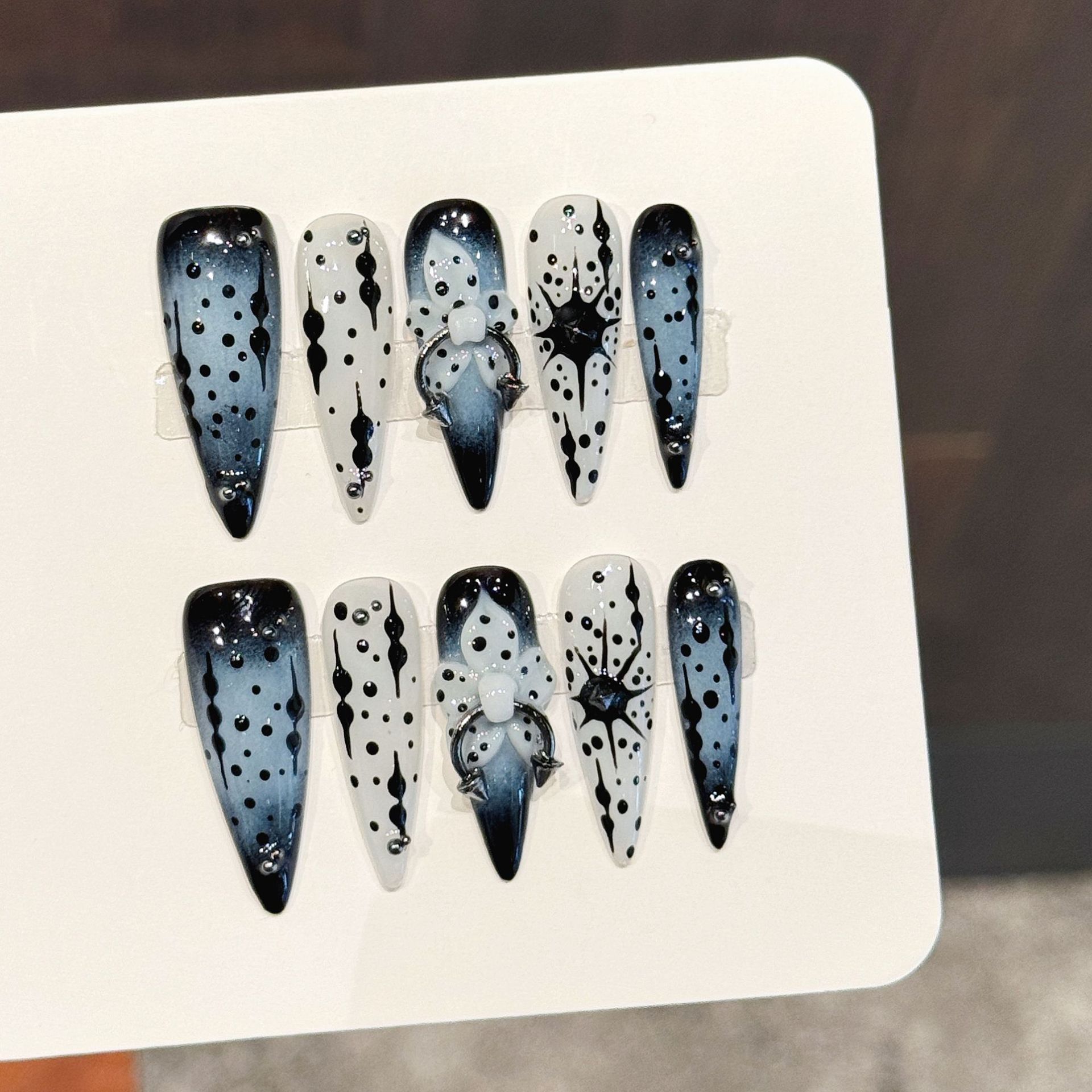 10 szt. Gradientowe Niebieskie – Resin Art Flowers recenzja i cena